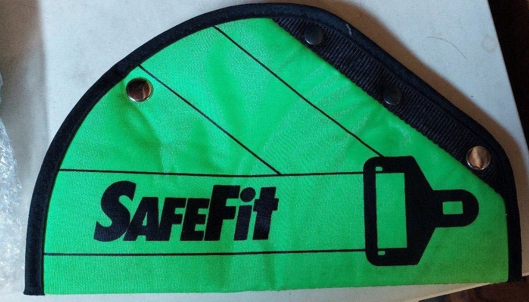 ajusteur de ceinture de sécurité SafeFit, Enlèvement