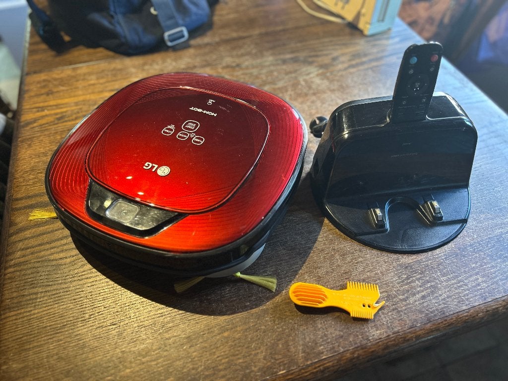 LG Hom-Bot (ruilen voor een switch game?), Electroménager, Aspirateurs, Station de charge, Réservoir, Autres marques, Enlèvement