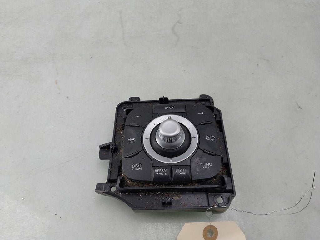 RADIOBEDIENING PANEEL Renault Megane III Berline (BZ), Gebruikt, Renault, Peter-Huppertz-Straße 5
51063  Köln, DE, Dialog.deutschland@renault.de