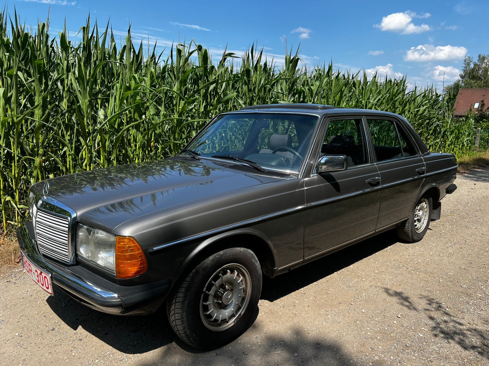 Mercedes W123 200 benzine Belgisch 1983 gekeurd voor verkoop, Auto's, 4 deurs, Achterwielaandrijving, 4 cilinders, Open dak