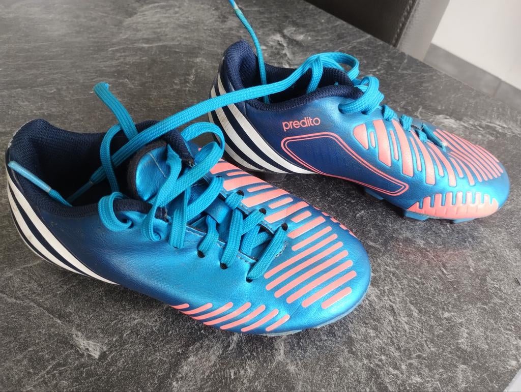 Chaussures foot Adidas 28, Chaussures