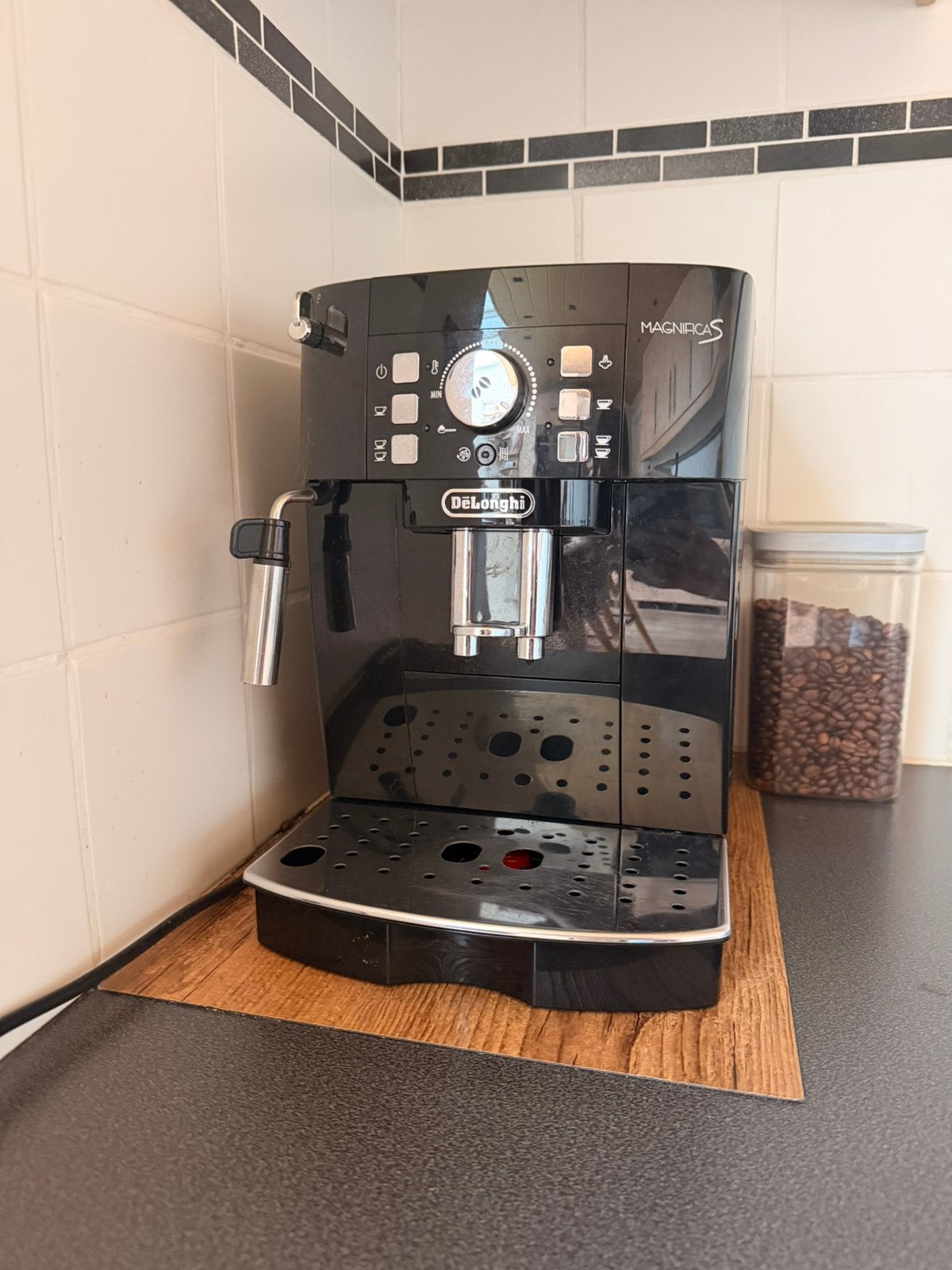 Volautomatische koffiemachine Delonghi, Electroménager, Enlèvement, Utilisé, Cafetière