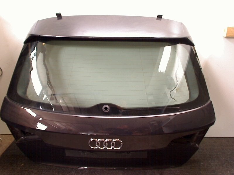 HAYON ARRIÈRE / MALLE Audi A3 Sportback (8VA / 8VF), Auto-Union-Straße  1,
85057  Ingolstadt, DE, Info@audi.de, Haillon arrière