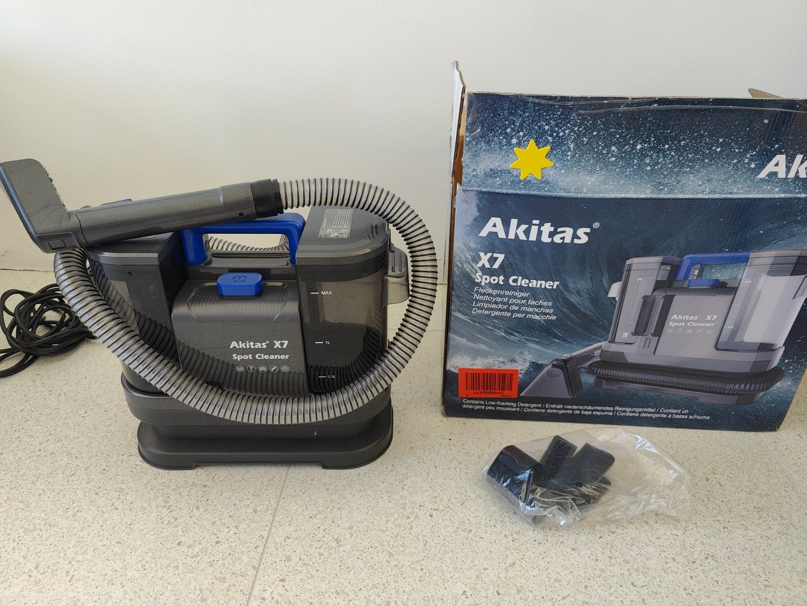 Akitas spotcleaner zetelreiniger tapijtreiniger, Elektronische apparatuur, Stofzuigers, Ophalen