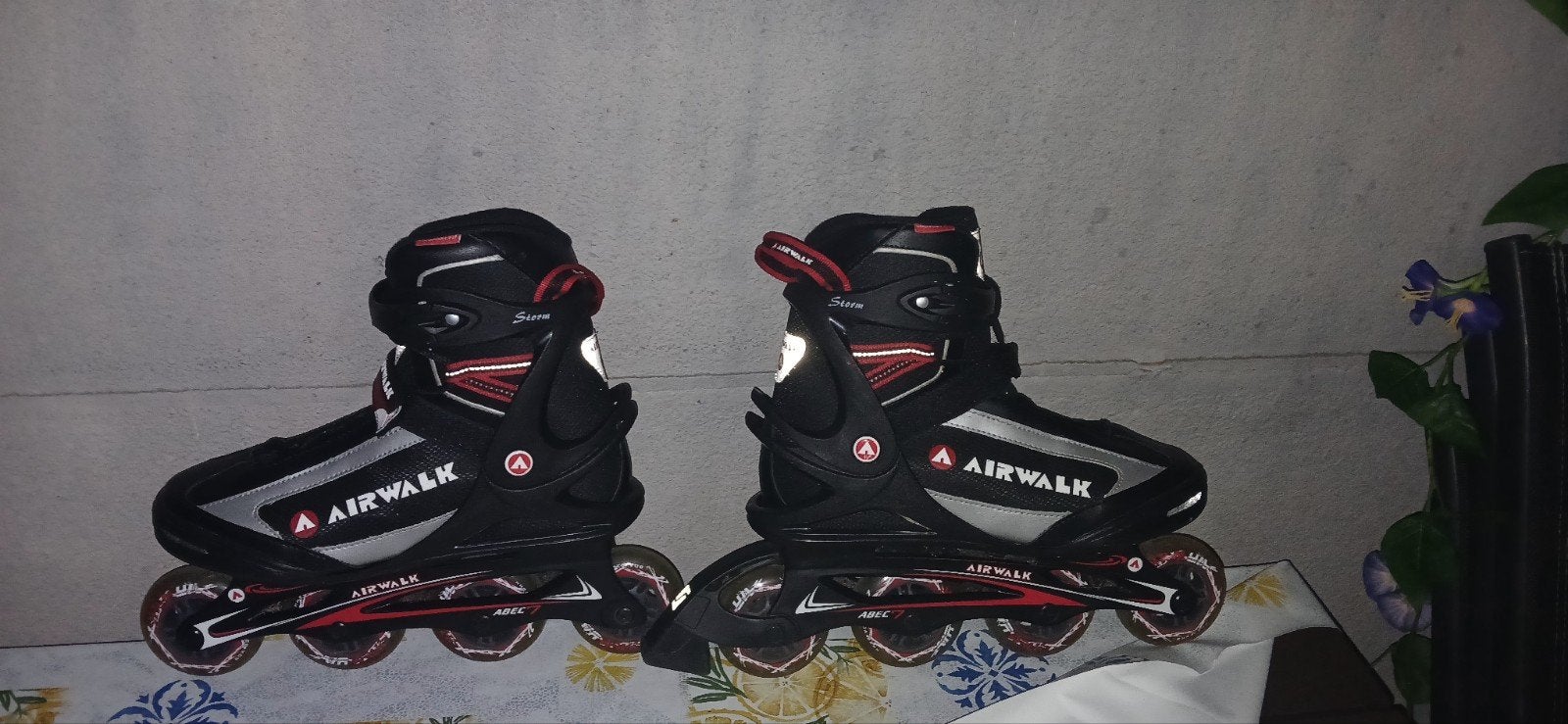 patin à roues alignées 45, Sports & Fitness, Rollers 4 roues en ligne, Enlèvement ou Envoi, Comme neuf, Hommes