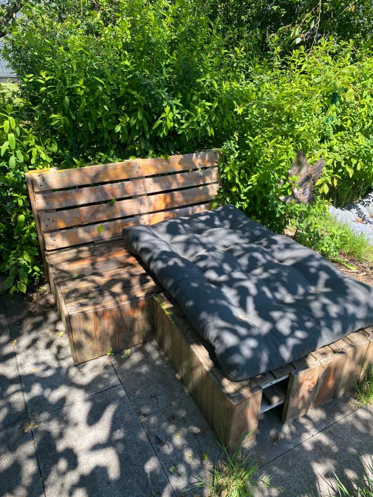 Leuke loungezetel europallet met dikke kussens, Tuin en Terras, Ophalen, Gebruikt, Hout