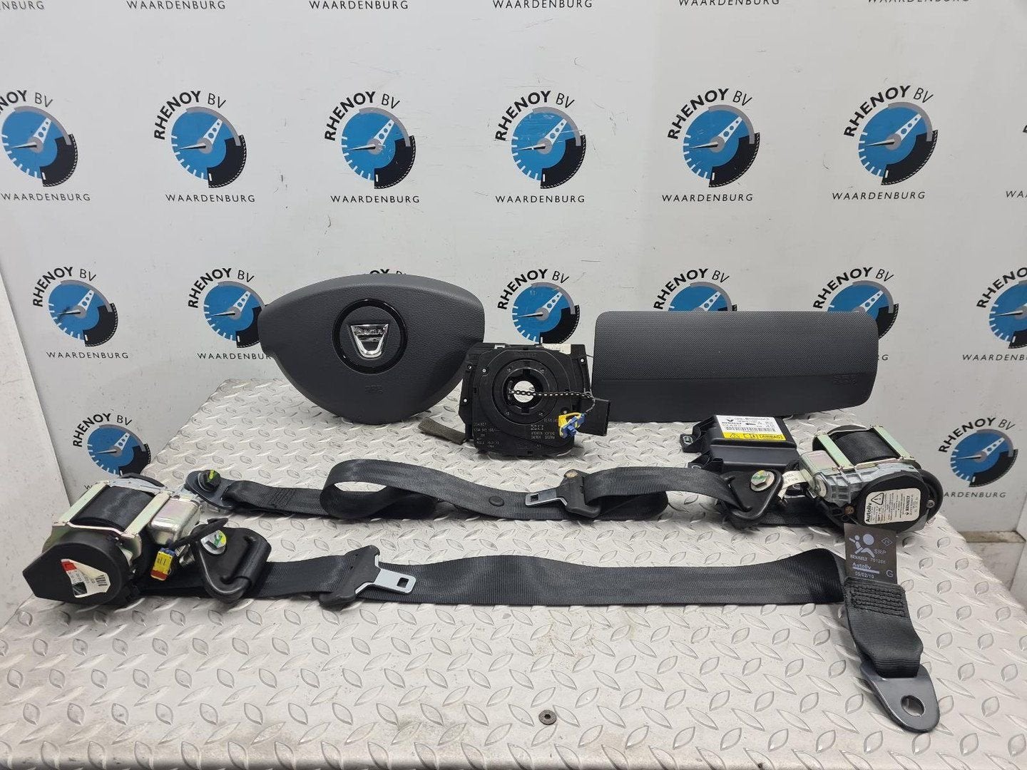 DACIA DUSTER AIRBAG SET 2011, Enlèvement ou Envoi, Utilisé, ARN reconnu