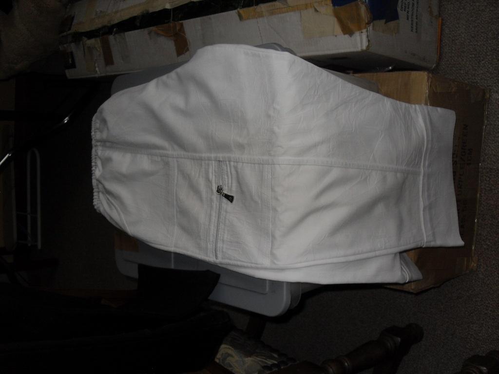witte damesbroek maat medium, Kleding | Dames, Maat 38/40 (M), Wit, Ophalen of Verzenden, Zo goed als nieuw