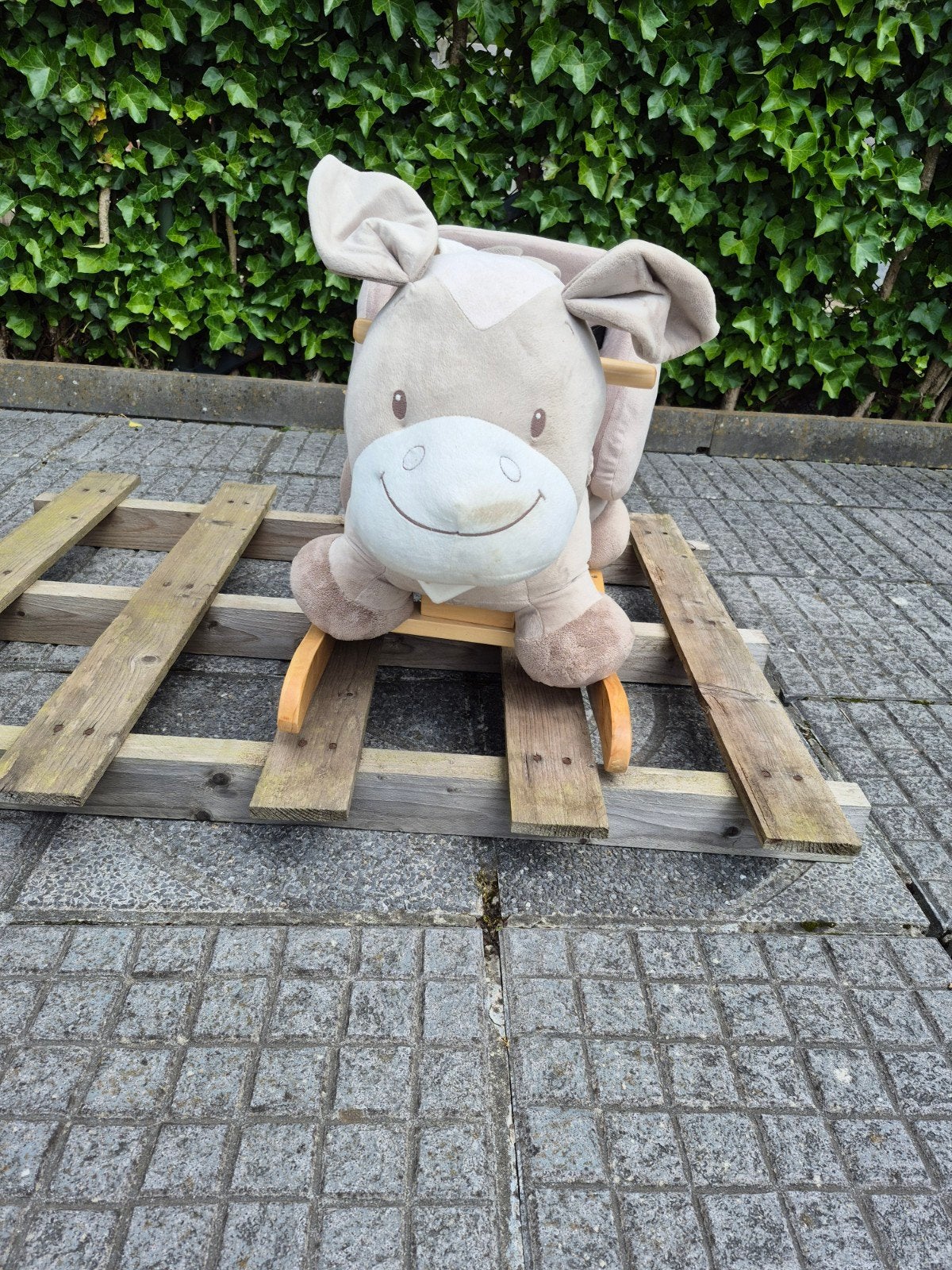 Nattou cappuccino  hobbelpaard  60 cm.Schommelpaard beige., Kinderen en Baby's, Ophalen, Zo goed als nieuw