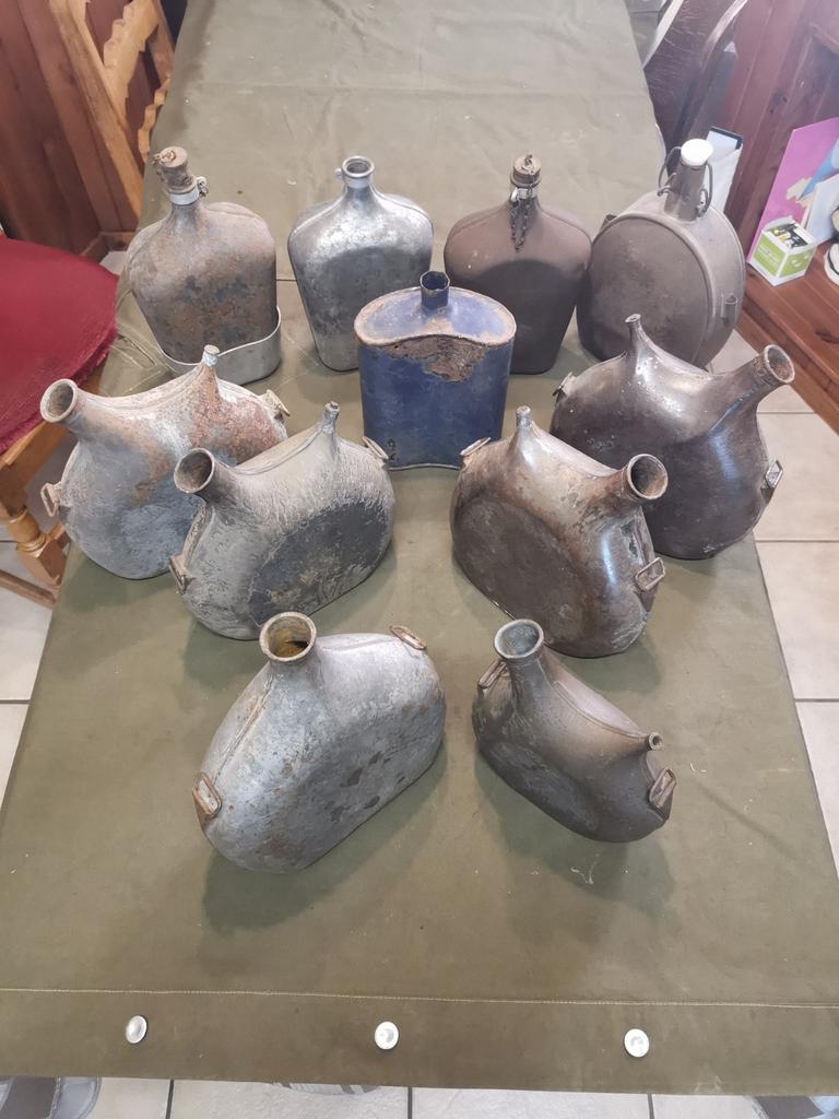 Lot de 11 gourdes ww1 et ww2., Ophalen of Verzenden