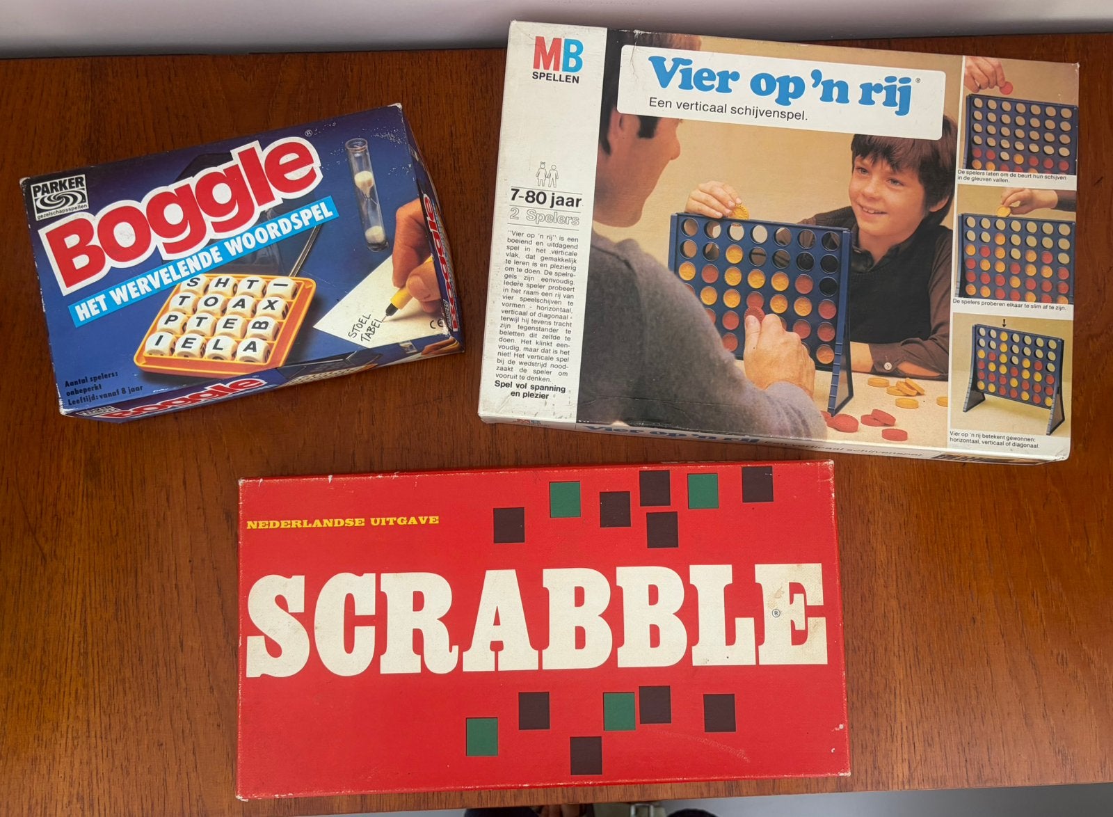 Vintage set Scrabble, Vier op ‘n rij & Boggle, Trois ou quatre joueurs, Enlèvement ou Envoi, Utilisé