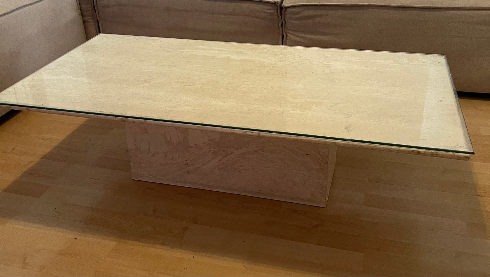 Table en travertin, Enlèvement, Utilisé