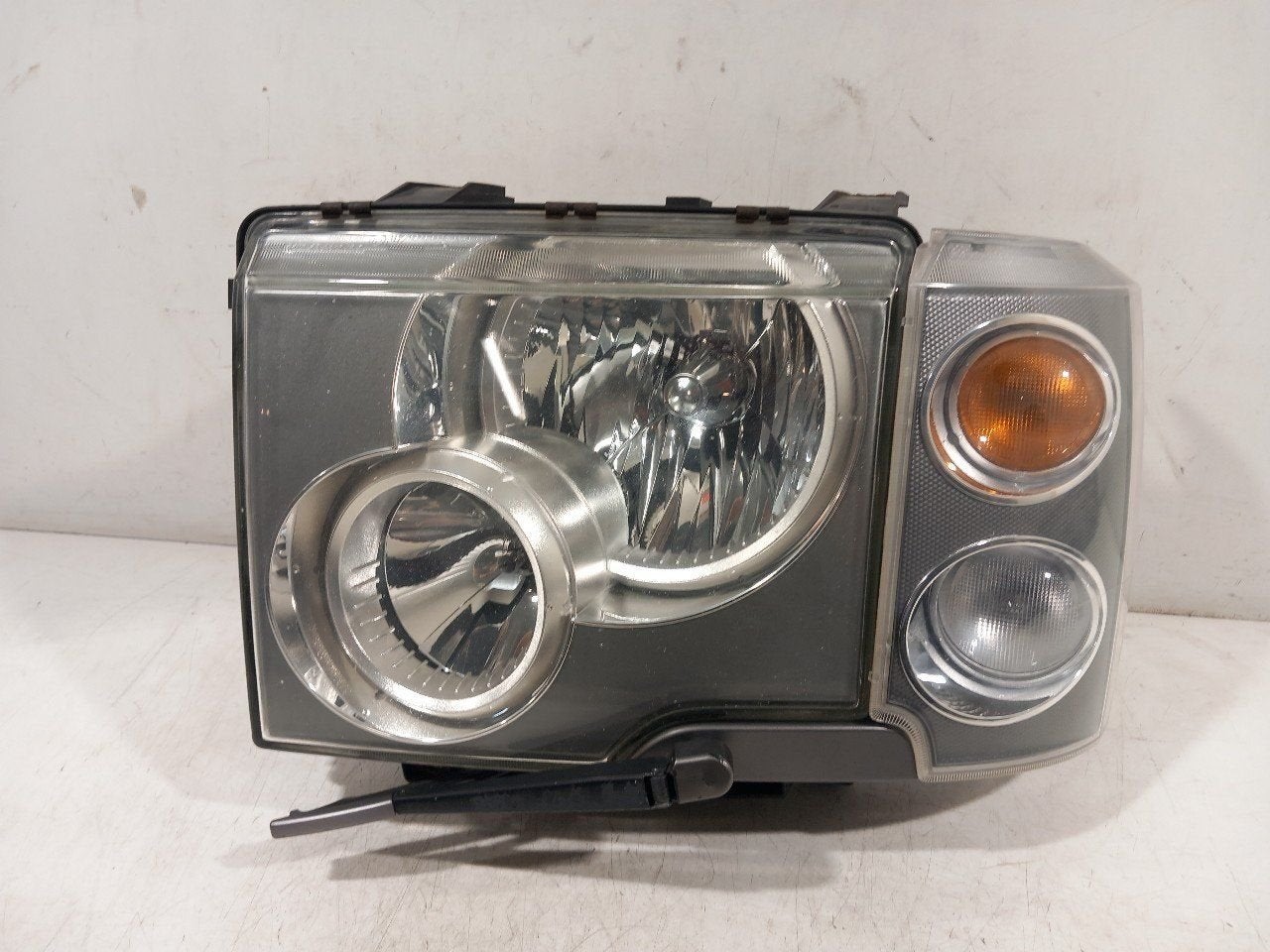 Koplamp links Land Rover Range Rover, Onderdelen@venauto.nl, Van der Ven Autorecycling B.V., Ettenseweg 76, 4706 PB Roosendaal, The Netherlands