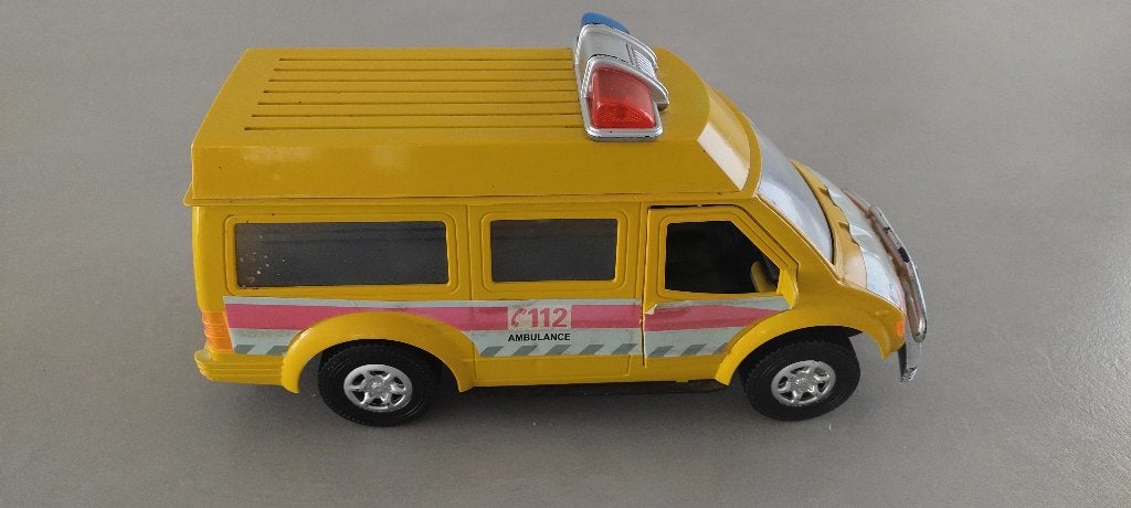 Ziekenwagen - 112 (speelgoedauto), Ophalen, Gebruikt