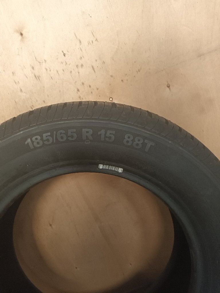 pneus 15' neuf, Neuf, 15 pouces, Pneus été, Pneu(s)