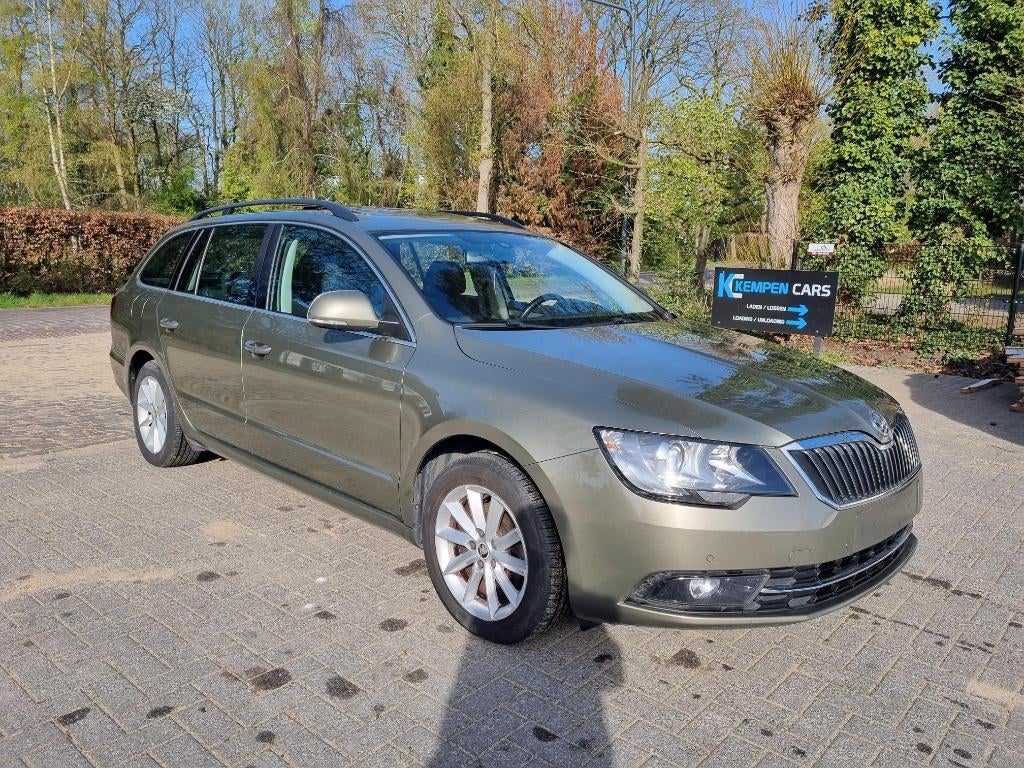 Skoda Superb 1.6 TDI 77KW Pano Airco Navi, Auto's, Stof, Euro 6, Elektrische ramen, Particulier