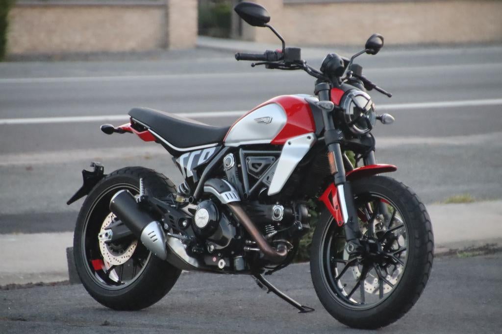 Ducati Scrambler 800   4000km, Motos, Motos | Ducati, Particulier, Naked bike, plus de 35 kW, 2 cylindres, Permis Moto A, ABS