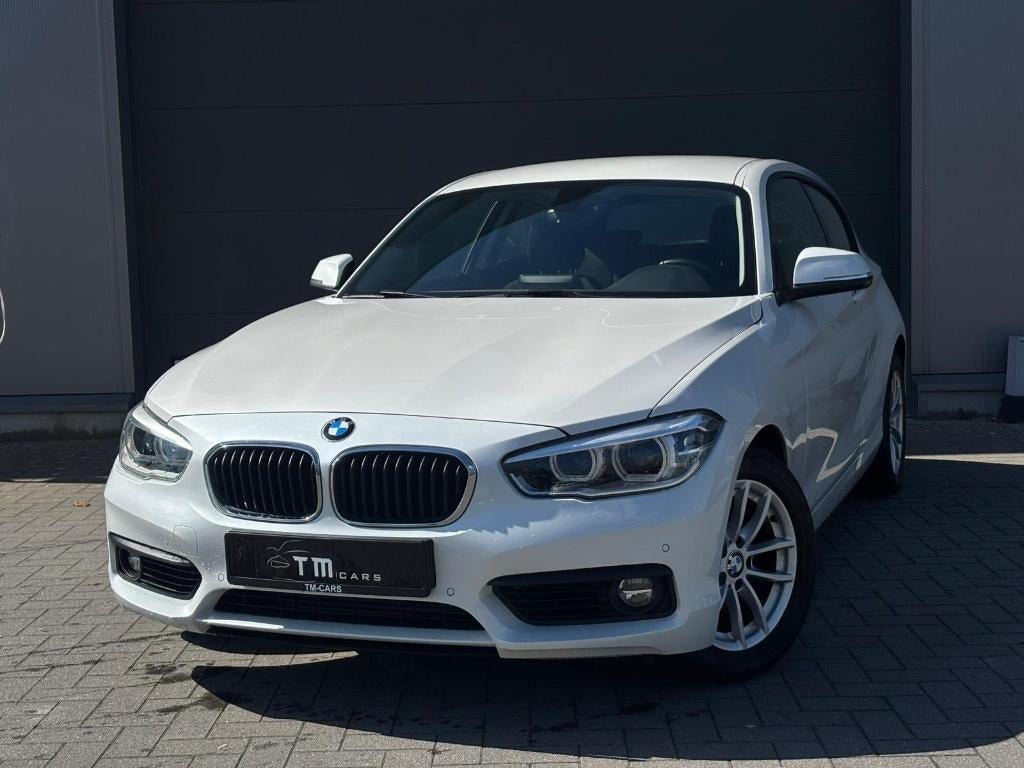 BMW 118I benzine automaat, Auto's, BMW, Wit, Bedrijf, 5 zetels, 3 cilinders