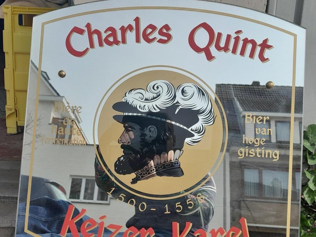 Spiegel Keizer Karel bier, Ophalen