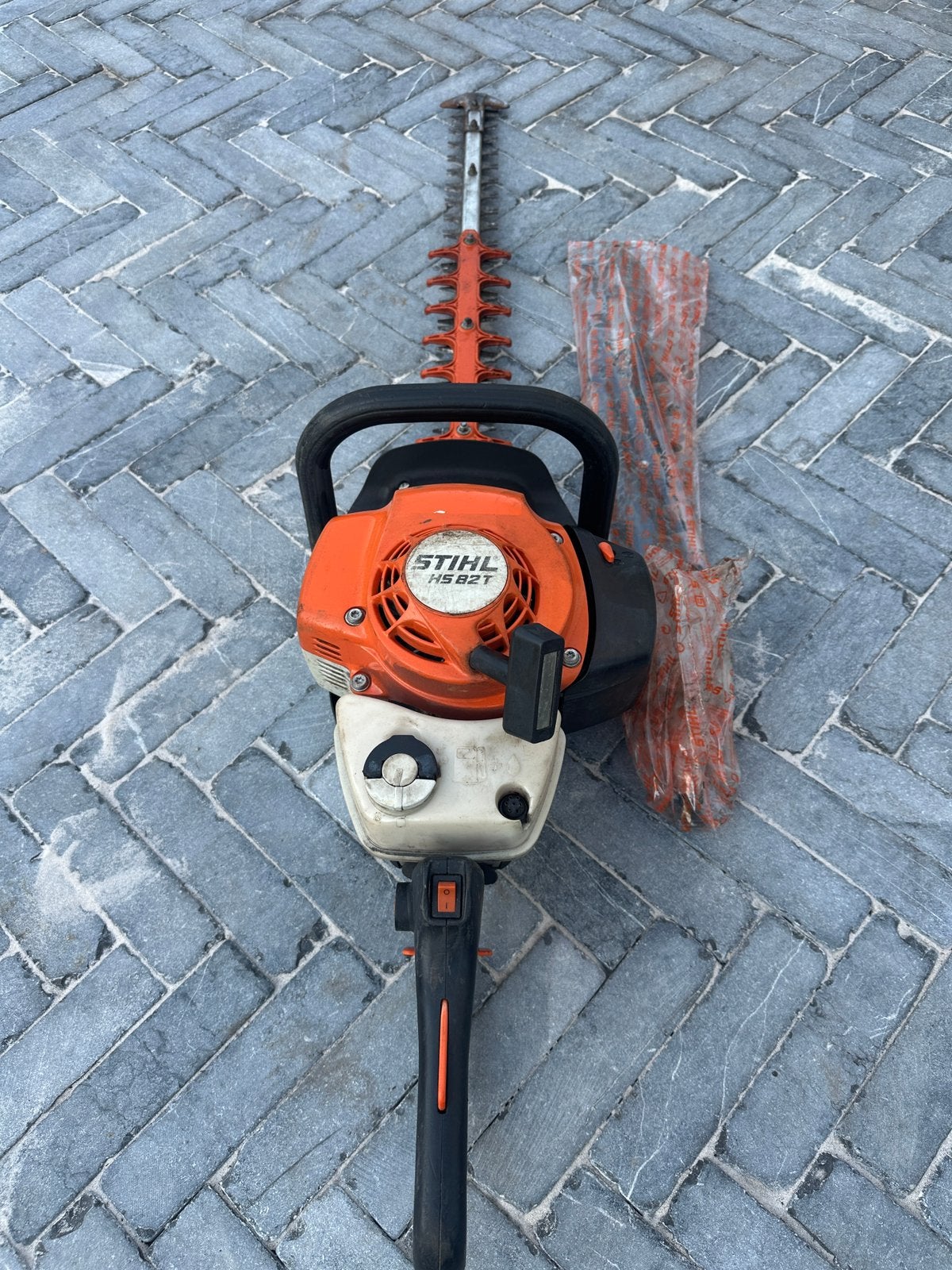 Heggenschaar Stihl hs82t 60cm, Tuin en Terras, Heggenscharen, Zo goed als nieuw, Benzine, Ophalen