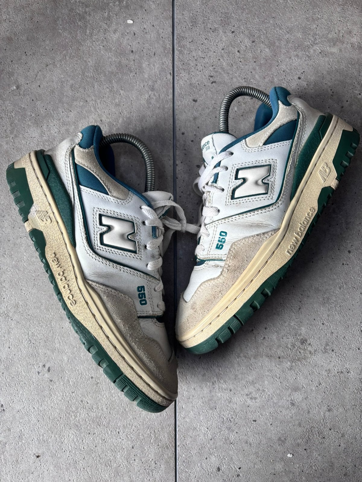 New Balance 550 Blanc Vert 40, Enlèvement ou Envoi, Sneakers et Baskets, Comme neuf, Blanc