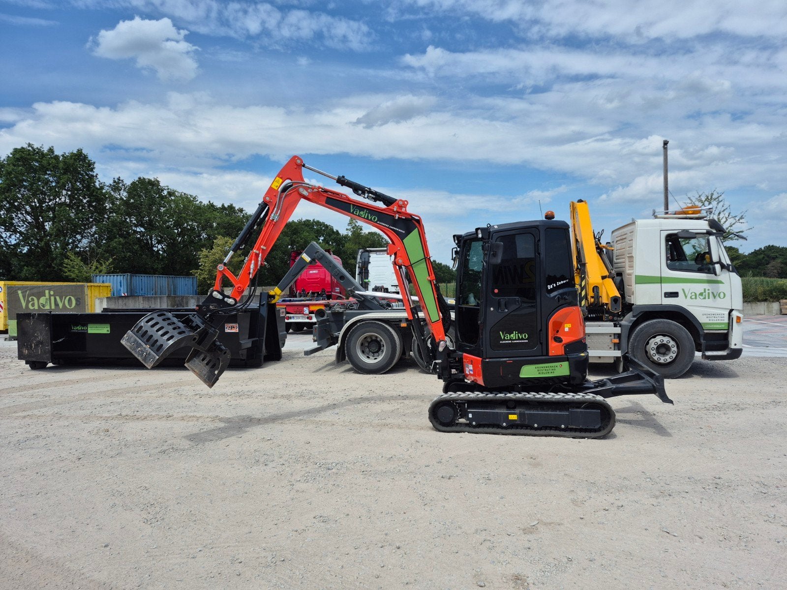 Grondwerken Vadivo, Services & Professionnels