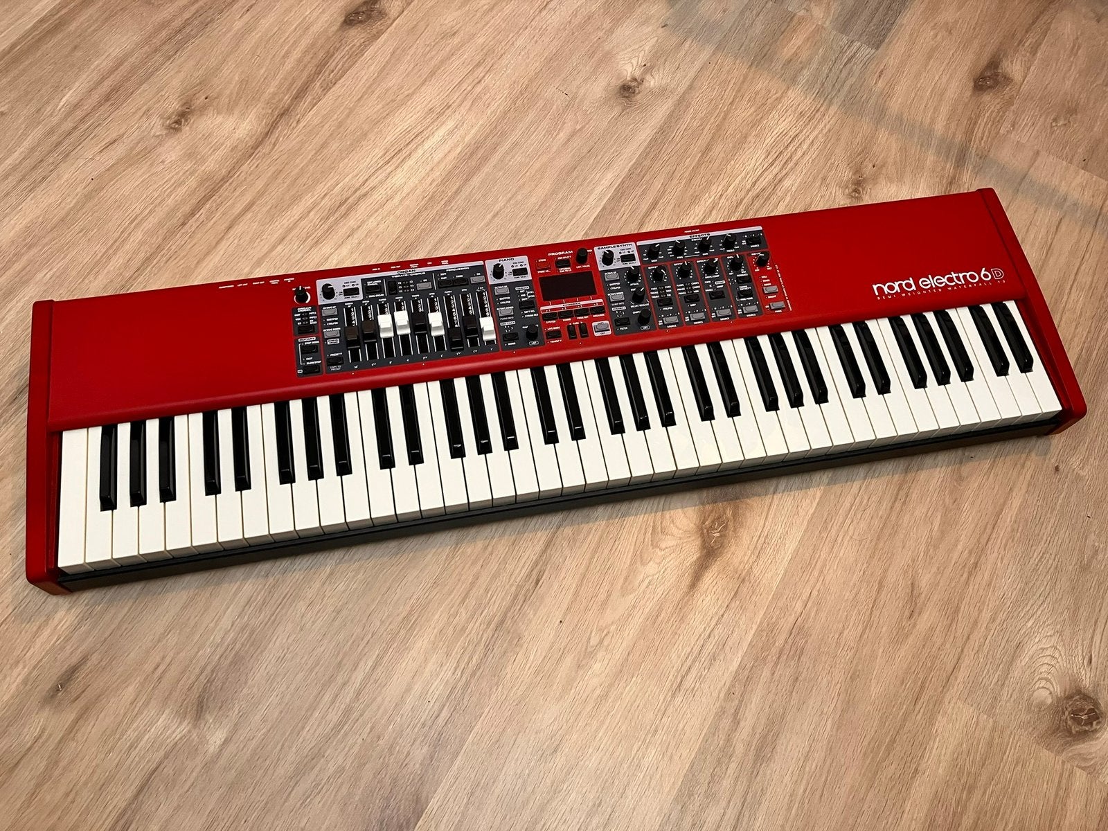 Nord Electro 6D 73 + Nord-behuizing + Half-Moon-schakelaar, Muziek en Instrumenten, Ophalen, Zo goed als nieuw
