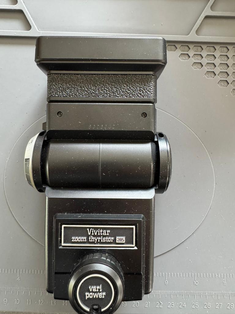 Vivitar zoom 285 flitser, Enlèvement ou Envoi, Utilisé, Autres marques, Inclinable