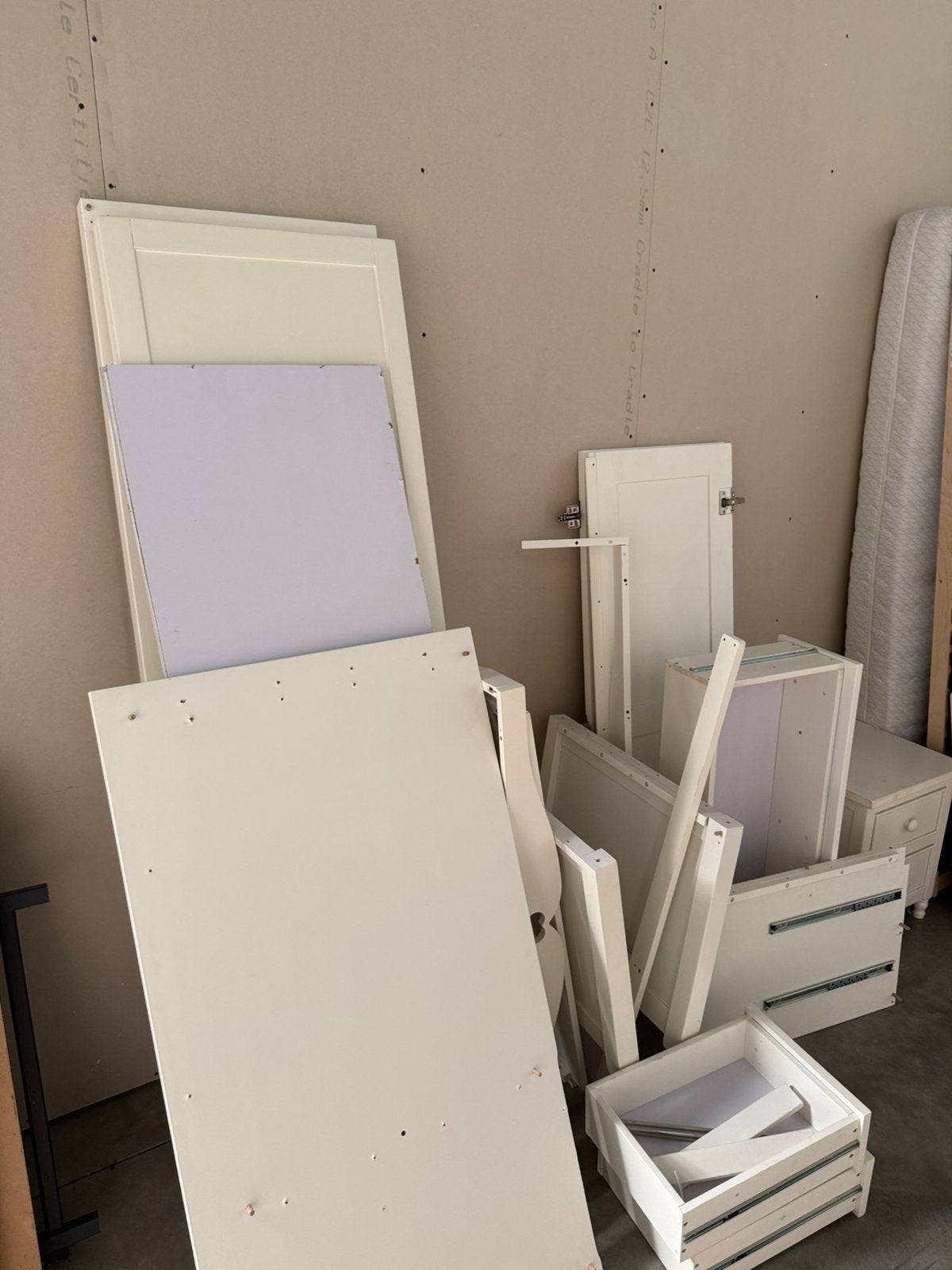 Meisjeskamer inclusief lades onder bed, bureau en stoel., Ophalen