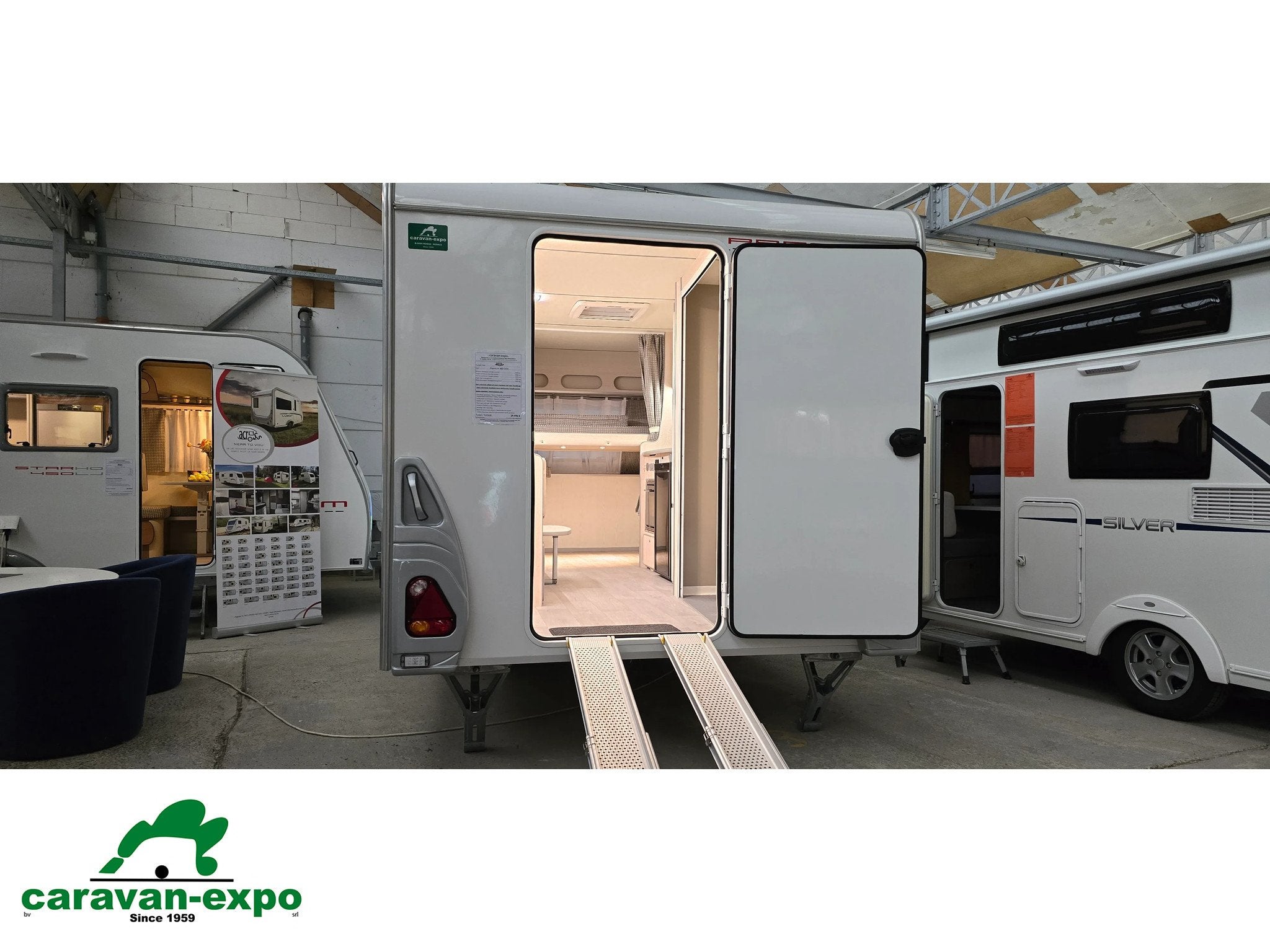 ACROSS PREMIUM 480 DDH, Caravanes & Camping, Caravanes, Entreprise, 5 à 6 mètres, 750 - 1000 kg, Jusqu'à 4