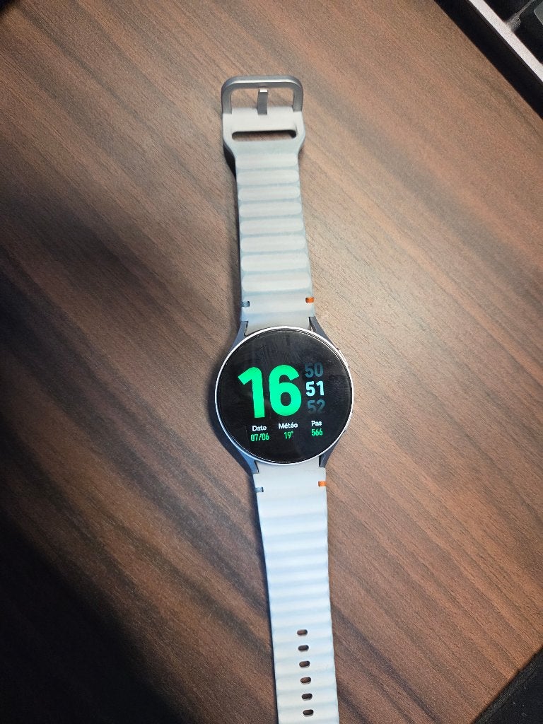 Samsung Galaxy Watch 7 Argent 44mm (Sous garantie Boulanger), Enlèvement ou Envoi, Reconditionné