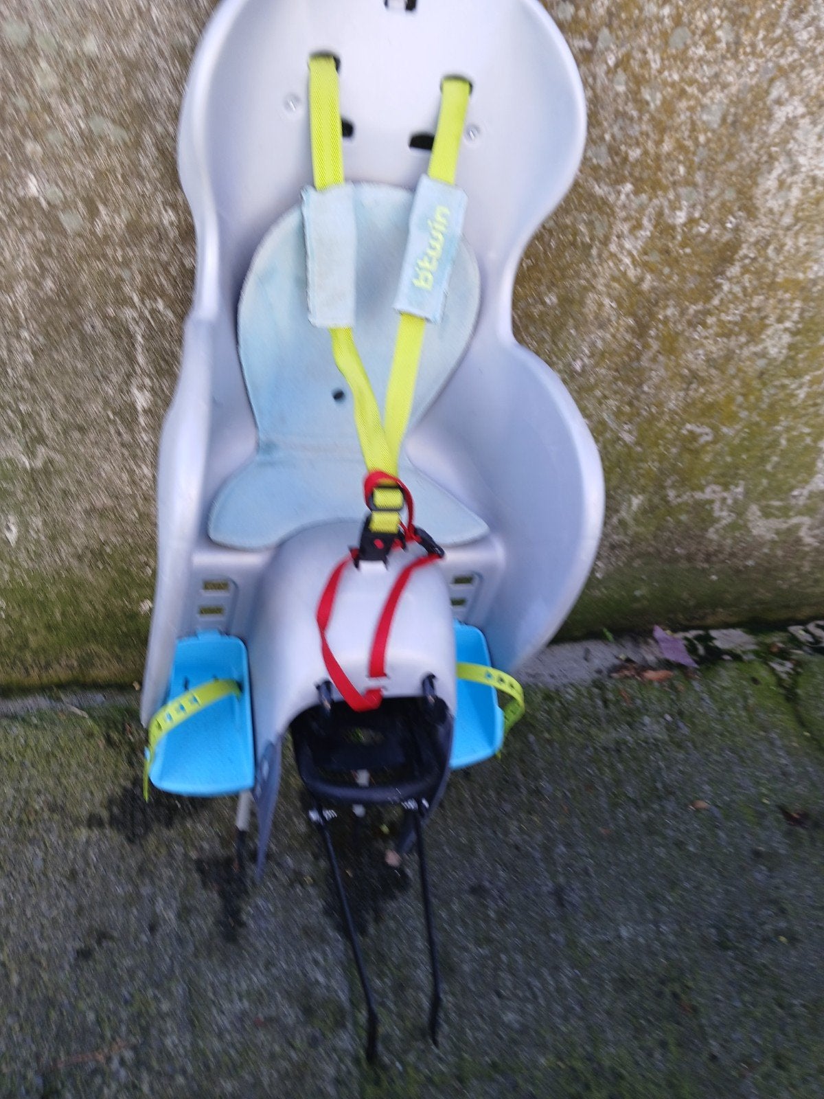 siege  pour enfants  adaptable sir velo adulte, Vélos & Vélomoteurs, Enlèvement ou Envoi, Repose-pieds, 9 à 36 kg, Utilisé