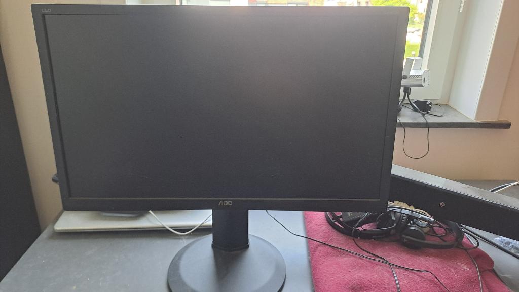 Ecran AOC 24", Informatique & Logiciels, Moniteurs, AOC, Enlèvement, Utilisé, Réglable en hauteur