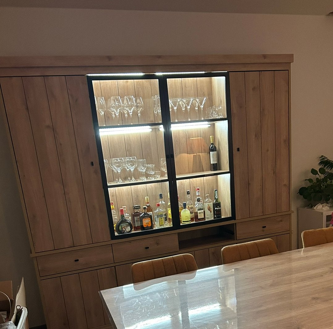 Vitrine kast, Immo