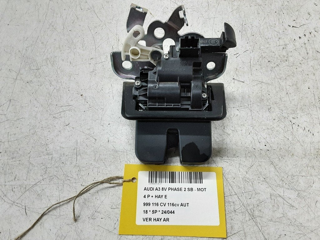 ACHTERKLEPSLOT Audi A3 Sportback (8VA / 8VF) (8R0827505A), Achterklep, Info@audi.de, Audi, Audi AG