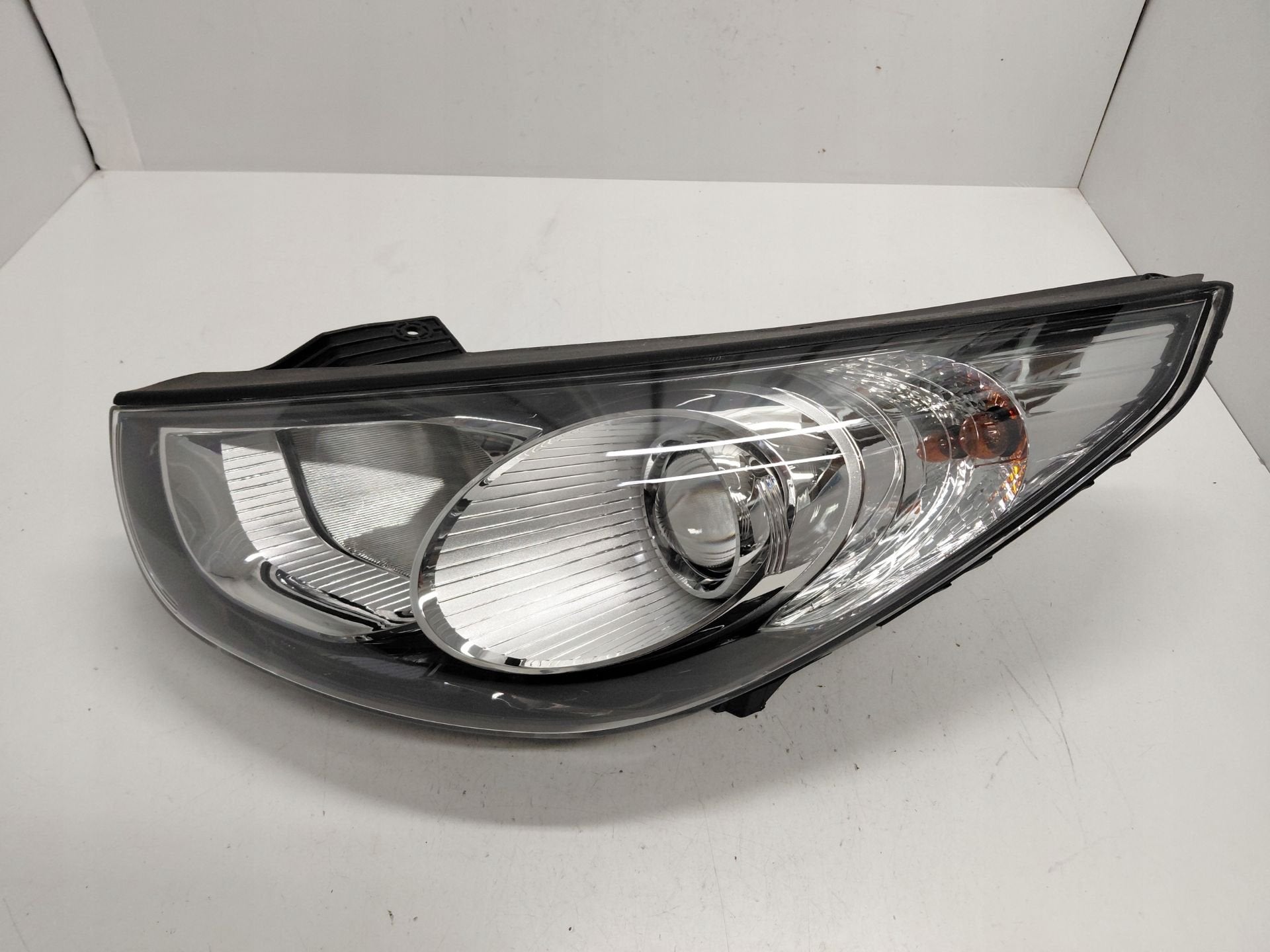 Hyundai IX35 Koplamp Links Hyundai, Gebruikt, Heolleung-ro 12
06797  Seoul, Info@hyundai.com, Hyundai