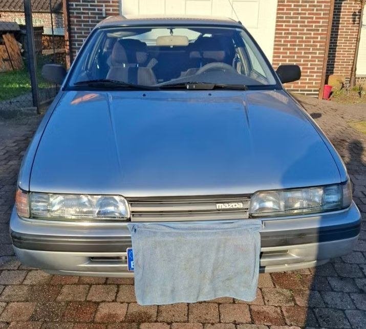Oldtimer mazda 626 glx 2.0 d 1ste eig 161600km, Auto's, Mazda, Voorwielaandrijving, Stof, 4 cilinders, Particulier
