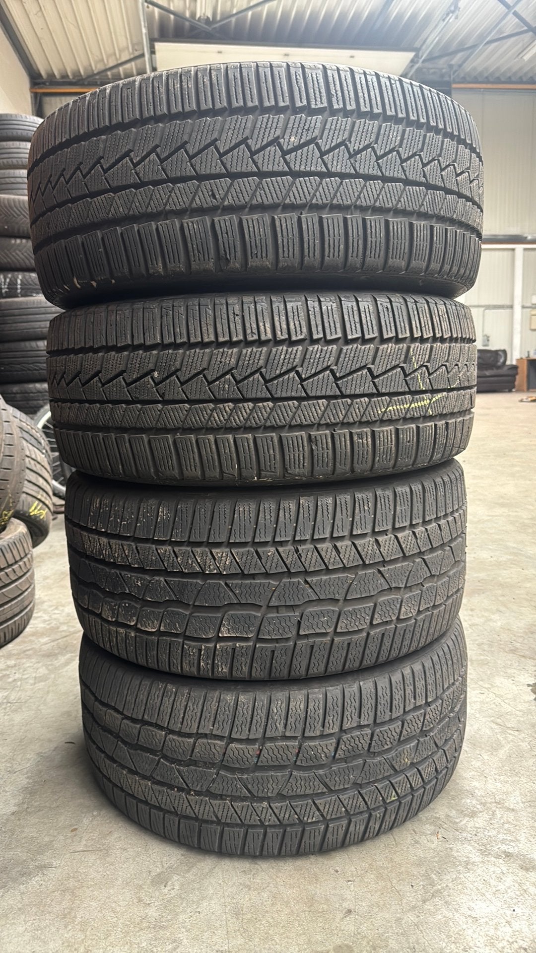 225/40/19 en 255/35/19 winterbanden set merk Continental, Ophalen