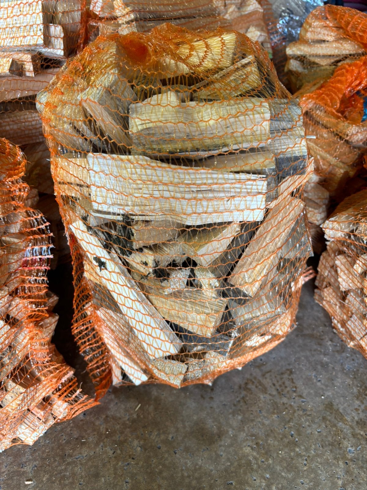 Bois d’allumage sapin sec – sacs 3,5 kg à 4 € / 5 kg à 5 €, Jardin & Terrasse, Enlèvement