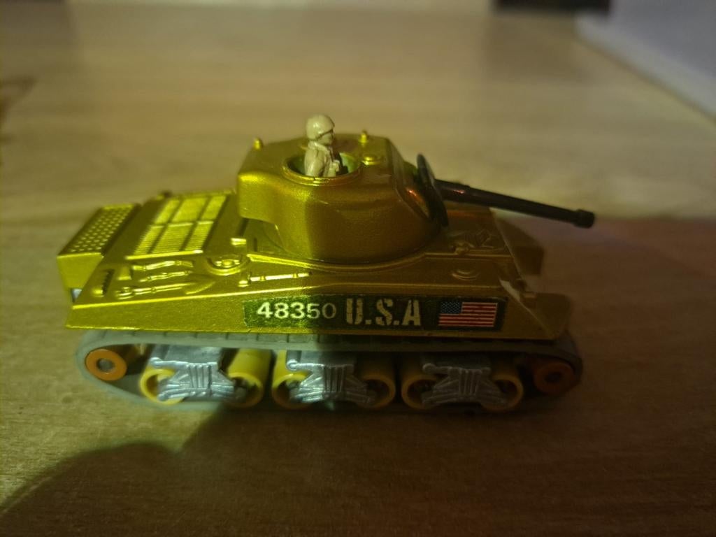 Matchbox battle king K-101 sherman tank, Enlèvement