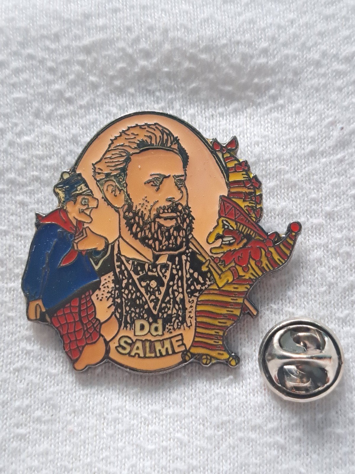 pins pin's Liège dieudonne salme tchantches folklore, Collections, Broches, Pins & Badges, Enlèvement
