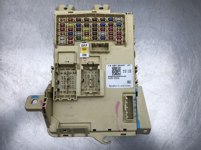 ZEKERINGKAST Hyundai Sonata (01-2005/12-2010) (|91950F2020|), Gebruikt, Hyundai
