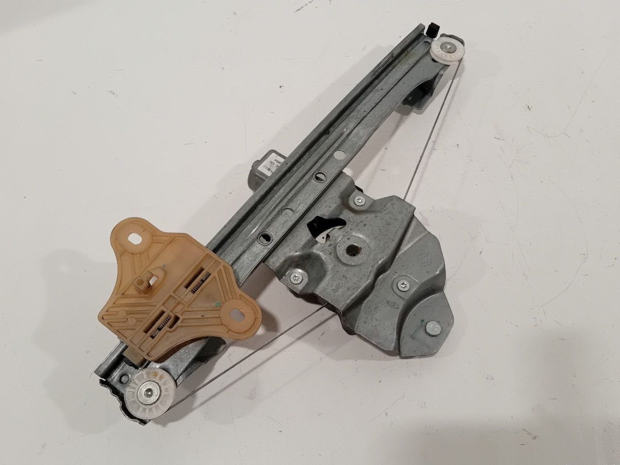 Raammechaniek elektrisch rechts achter Renault Clio, Onderdelen@venauto.nl, Van der Ven Autorecycling B.V., Gebruikt, Ettenseweg 76, 4706 PB Roosendaal, The Netherlands