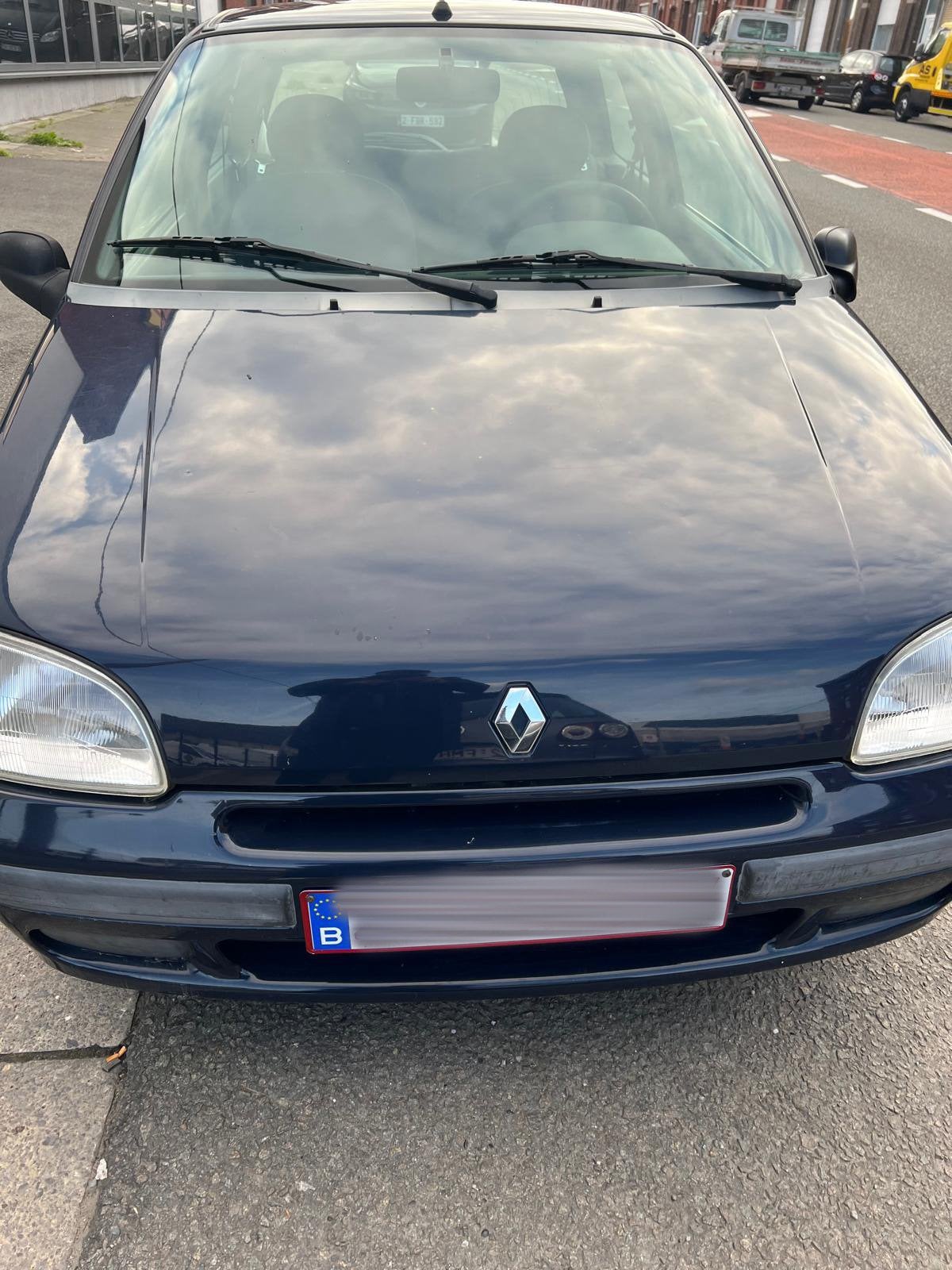 Renaut clio automatique OLDtimer, Achat, Bleu, Automatique, Particulier