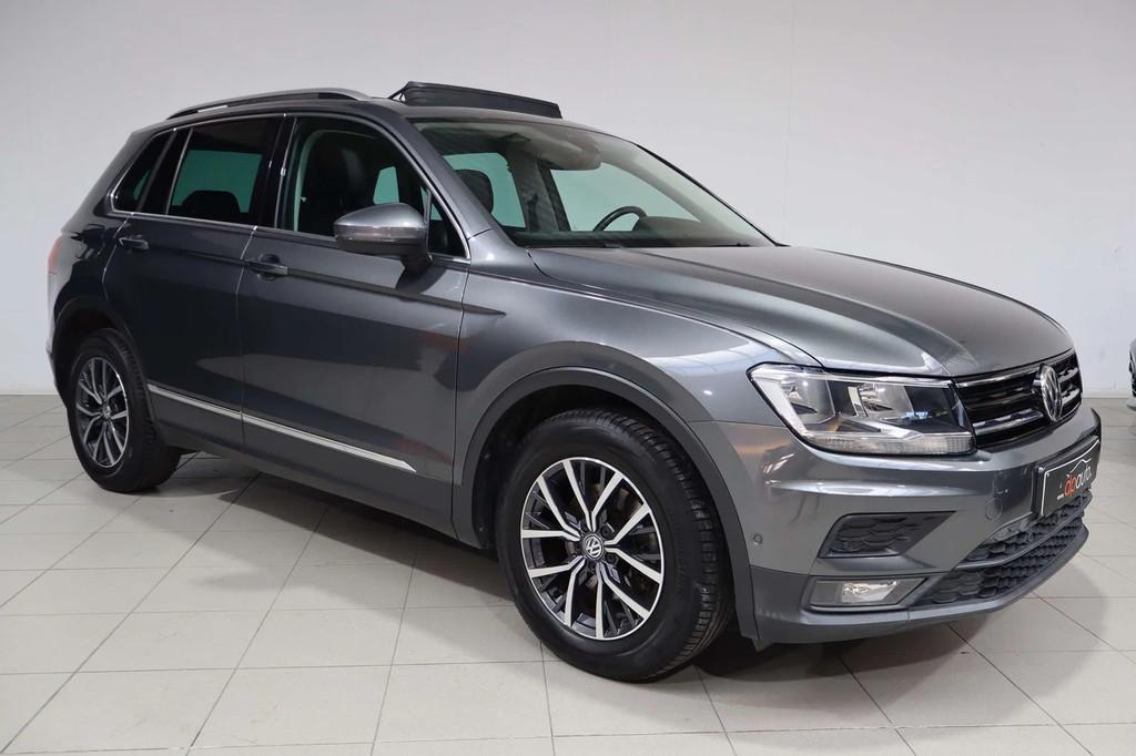 Volkswagen Tiguan Tiguan 1.4 TSI ACT Highline BMT DSG, Auto's, Automaat, Gebruikt, 4 cilinders, Zwart