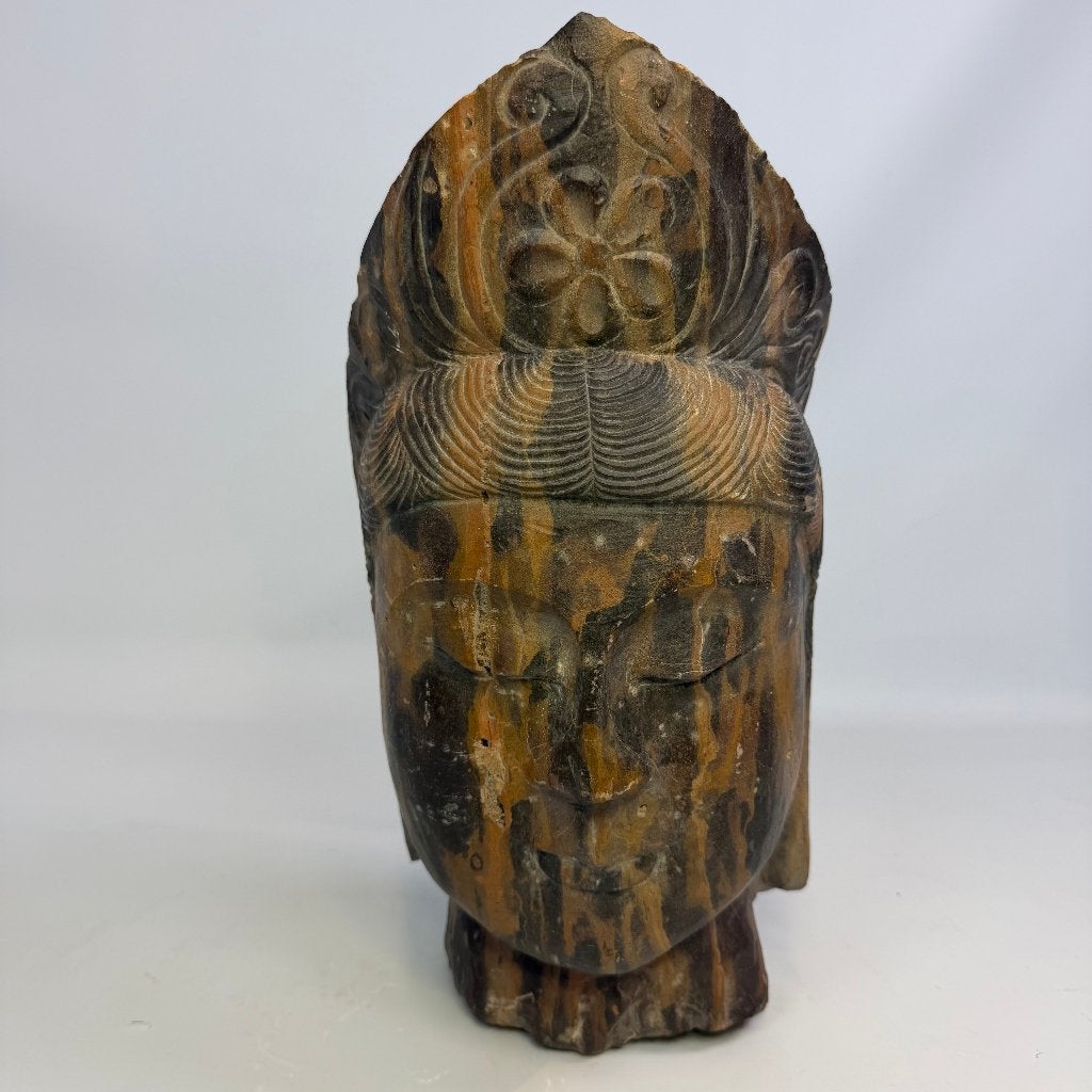 Groot stenen hoofd van een bodhisattva, Handgemaakt, Gebruikt, Steen/keramiek, 48 cm