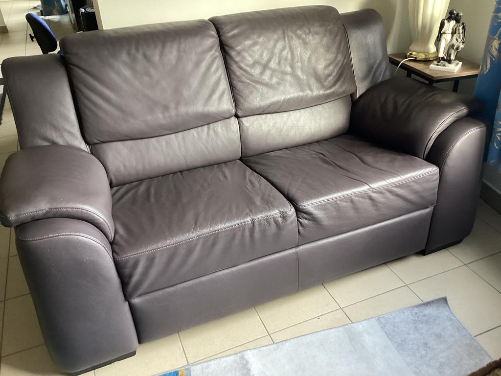 Te koop  tweezit in bruin  met bordeaux schijn, diepe zit., Huis en Inrichting, Ophalen, Zo goed als nieuw