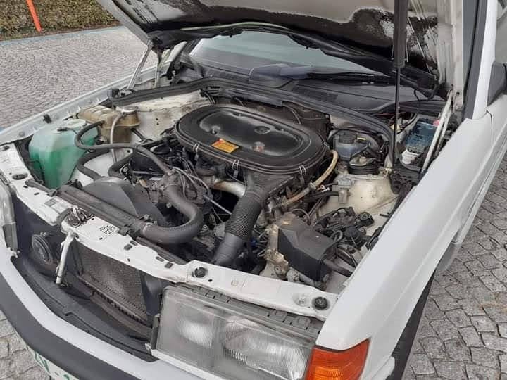 Mercedes w201, 1.8 benzine. bwj 1992, 125000km, Auto's, Zwart, Wit, 1795 cc, 80 kW