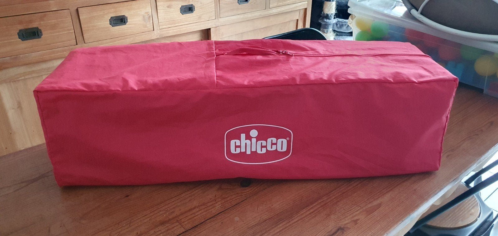 Parc de voyage Chicco. Rouge avec tapis de fond inclu., Enlèvement, Comme neuf, Carré, Tapis de parc