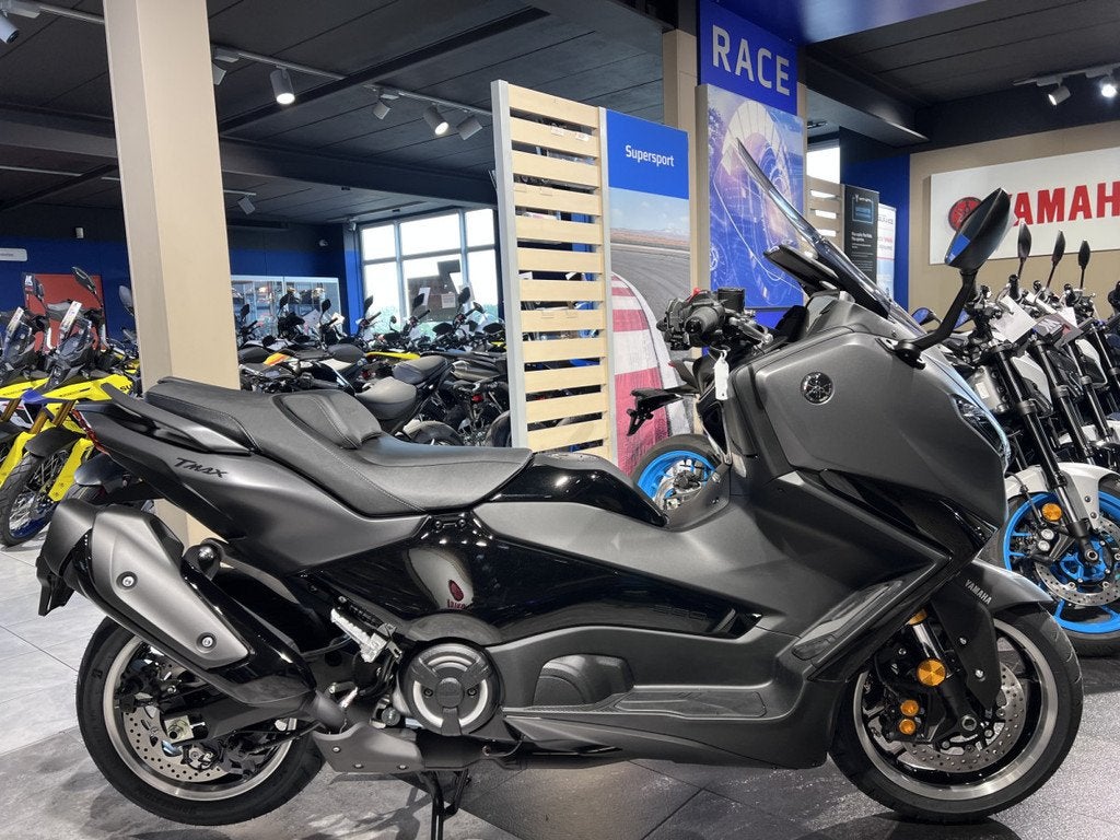 Yamaha TMAX 560 TECHMAX, Scooter, Bedrijf, 560 cc, 12 t/m 35 kW